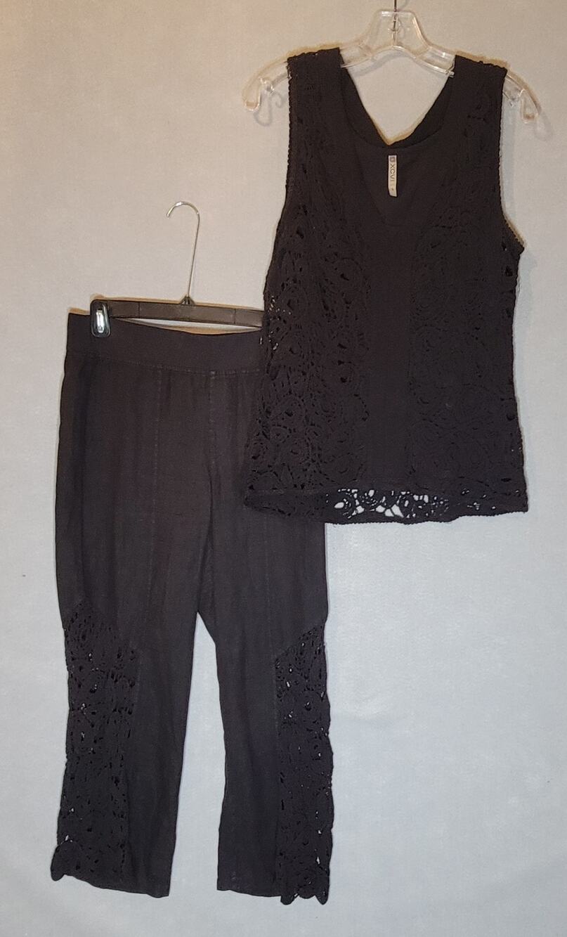 XCVI Black Crochet Lace 2-Piece Set V-Neck Tank Top & Cropped Pants Size Small